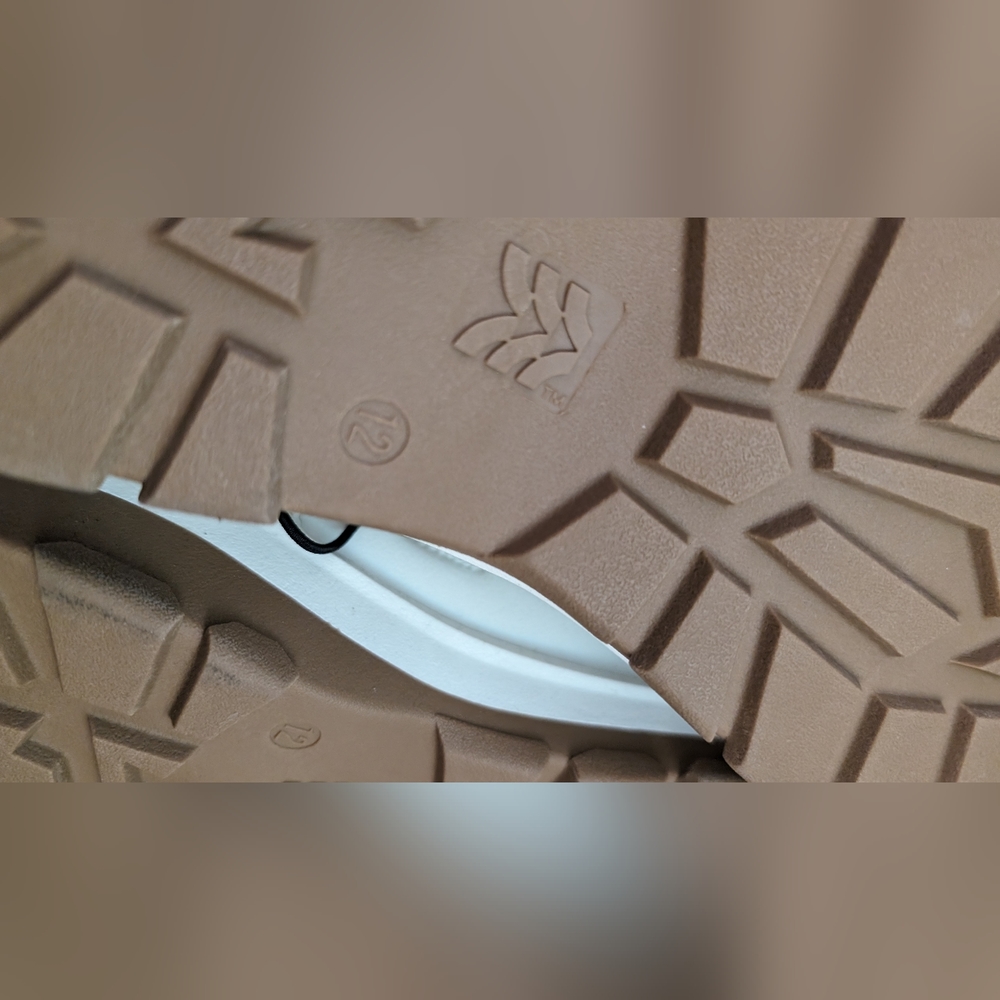 All in Motion womens winter boot 12 NWT - Picture 6 of 10